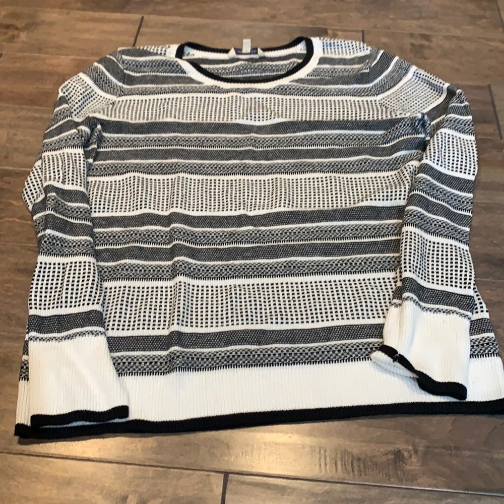 Striped Knit Crewneck Sweater - Black & White